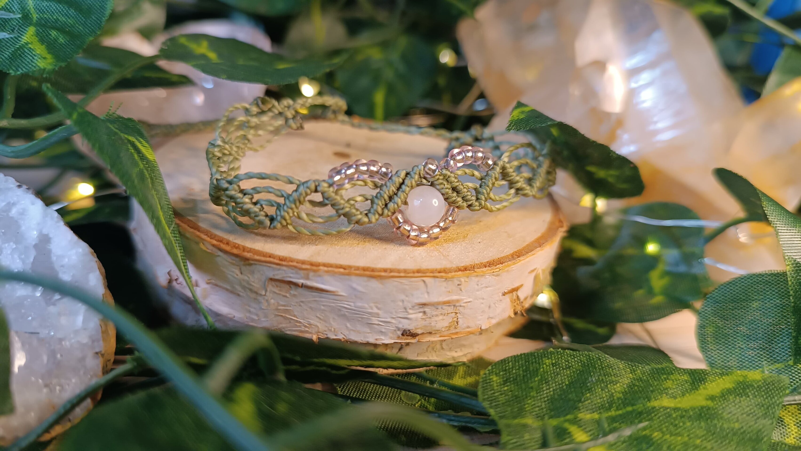 pulsera fantasía medieval con piedra natural tejidas a mano macrame - 3