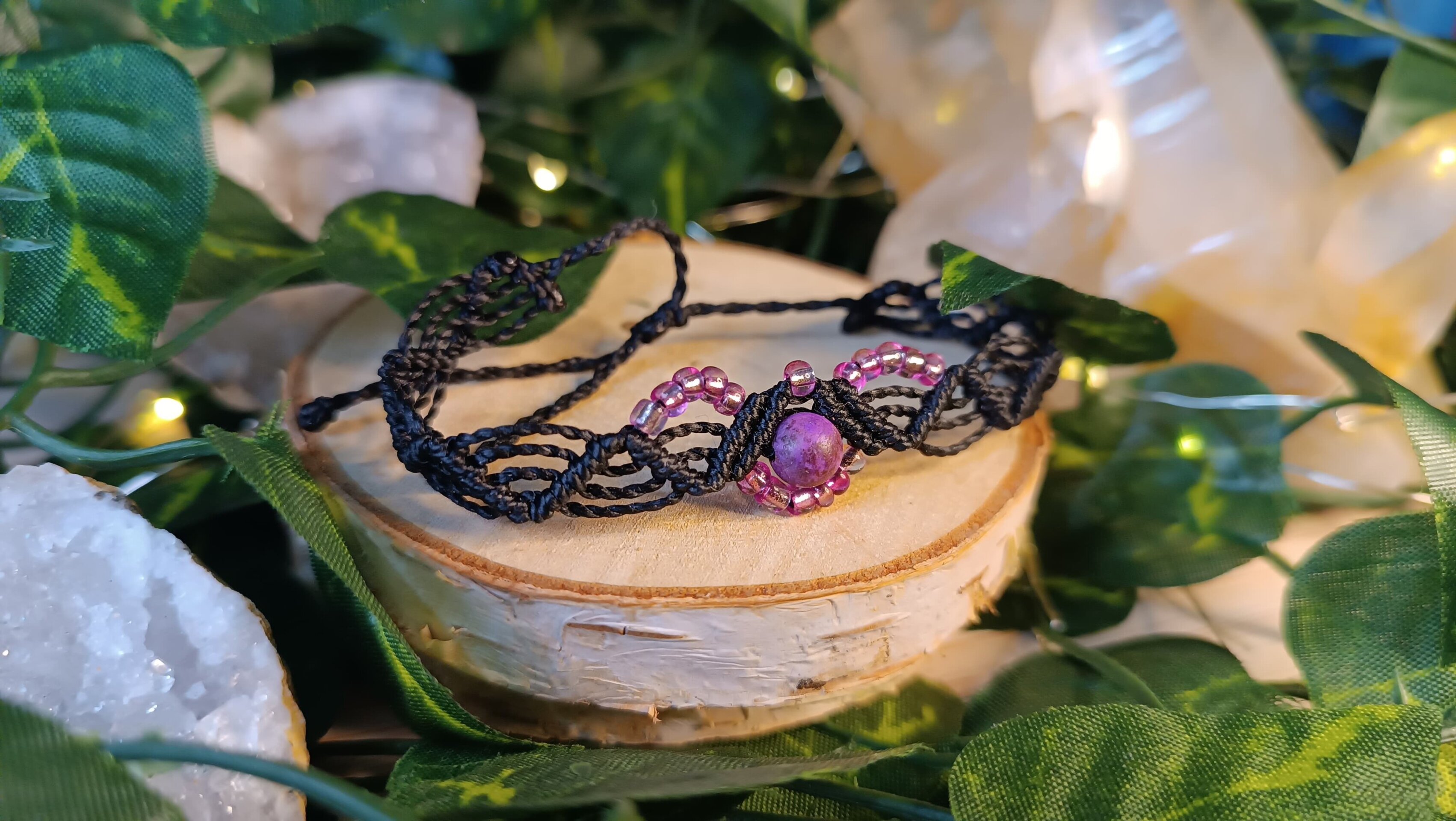 pulsera fantasía medieval con piedra natural tejidas a mano macrame - 5